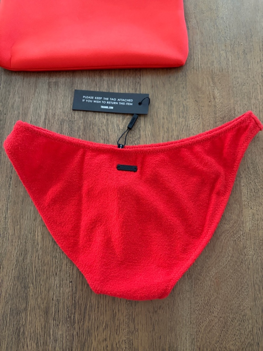 New Triangl MAIA Cerise Terry set - Picture 7 of 10